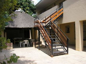 Hostal Airport Lodge Guest House