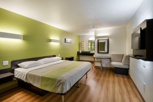 Motel 6 Charles Town