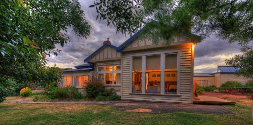 Acacia Bed And Breakfast