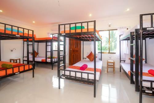 Hotel Blossoming Romduol Lodge
