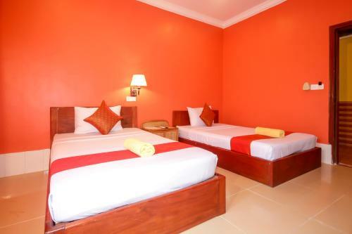 Hotel Blossoming Romduol Lodge