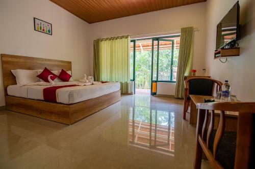 Hotel Orchid Trails Resort