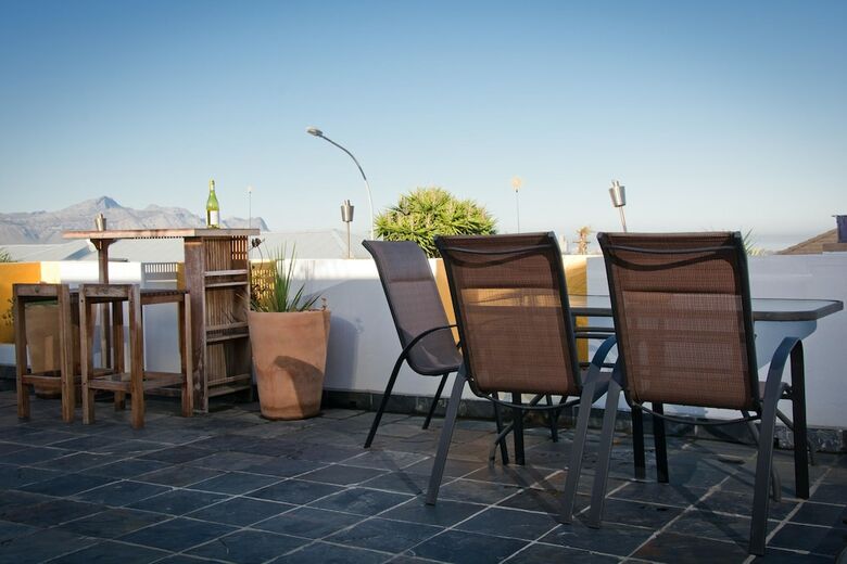 Hostal A Vue Guesthouse