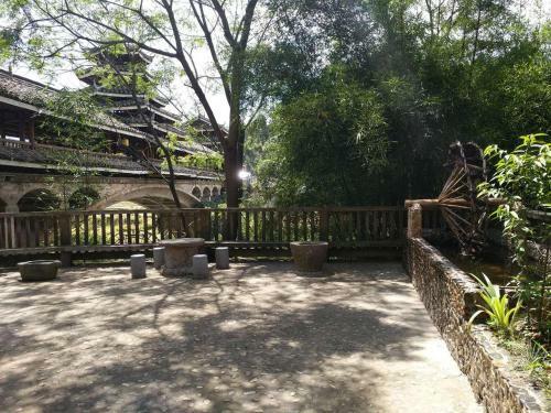 Dong Village Hotel