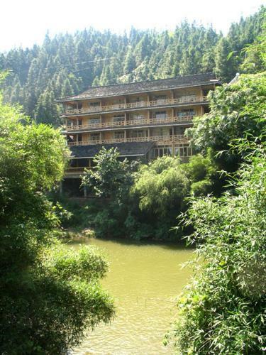 Dong Village Hotel
