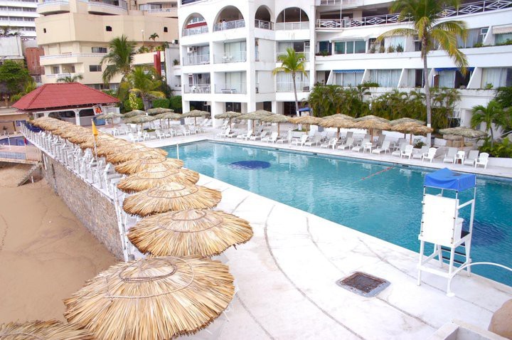 Hotel Las Torres Gemelas Suites&beach Resort