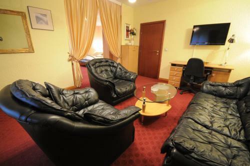 Golden Card Motel