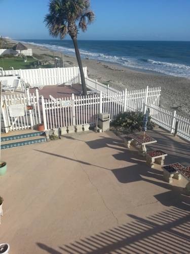 Beach Tropics Motel