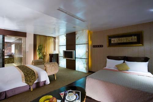 Crystal Business Motel