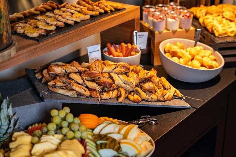 Quality Airport Hotel V�rnes
