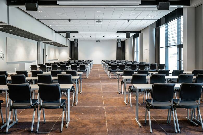Quality Airport Hotel V�rnes
