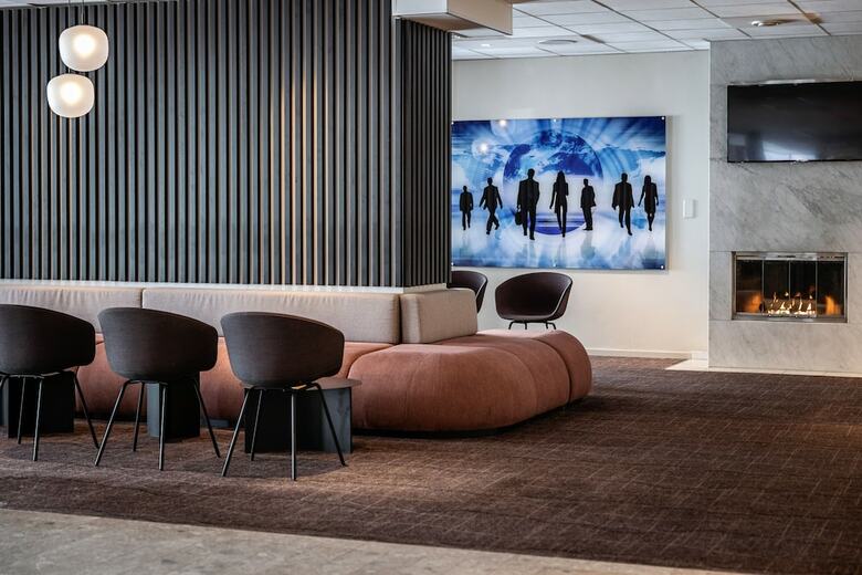 Quality Airport Hotel V�rnes