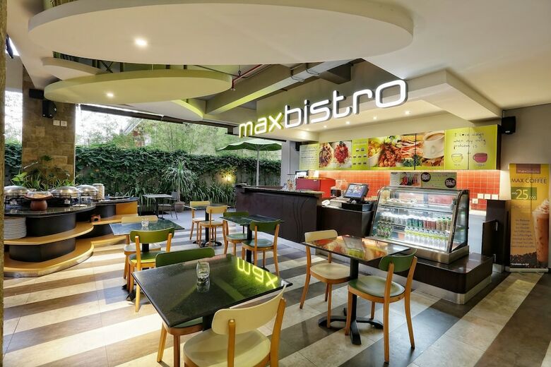 Hotel Maxonehotels At Bukit Jimbaran