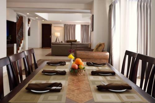 Hotel Holiday Villa Nataya