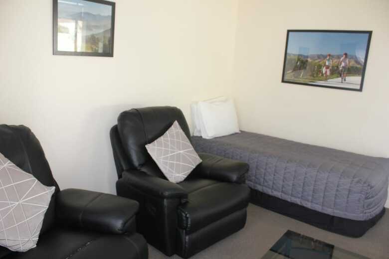Phoenix Motor Inn
