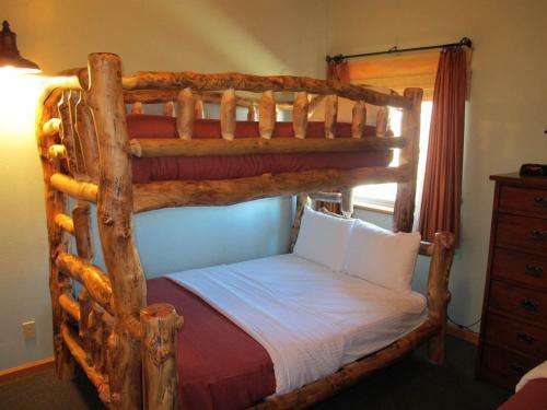 Hotel Convict Lake Resort
