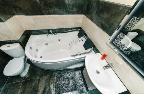 Luxrent Apartments On Lesi Ukrainki - Kiev