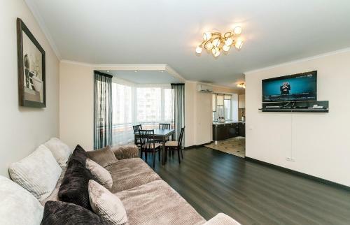 Luxrent Apartments On Lesi Ukrainki - Kiev