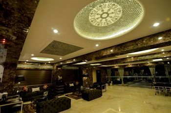 Q Hotel