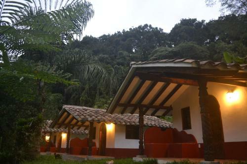 Agroturismo Caba�as La Jicarita