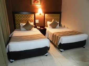 Pearl City Hotel