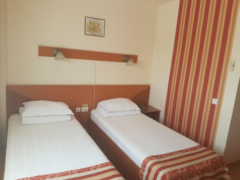 Hotel Transit