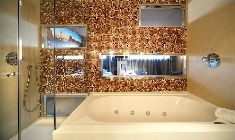 Hotel Barcel� M�laga