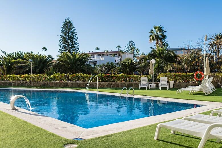 Aparthotel New Folias