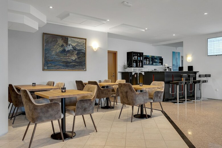 Aurora Hotel At Reykjavik-keflavik Airport Terminal Kef