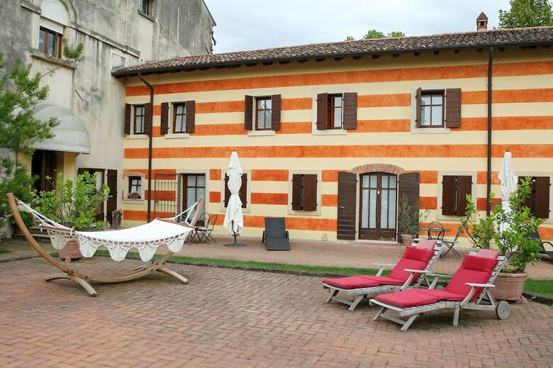 Hostal Musella Winery & Relais
