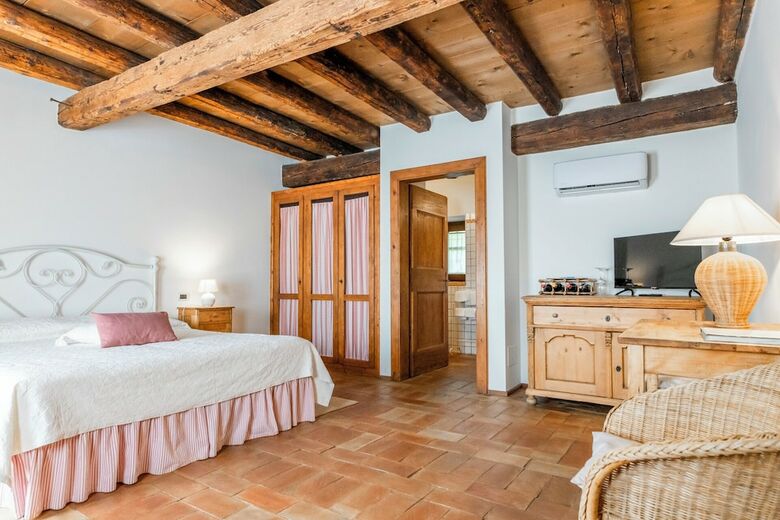 Hostal Musella Winery & Relais