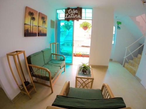 Hostal Casa Latina