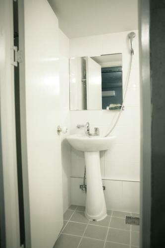 Hostal Sis N Bro Guesthouse