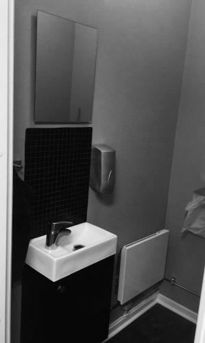 Stf Hostel L�rbro/grannen
