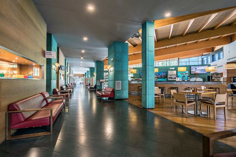 Hotel Puerta De Bilbao