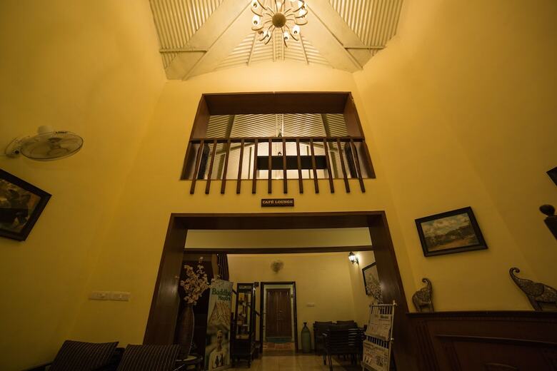Hotel The Colonial Manek Manor