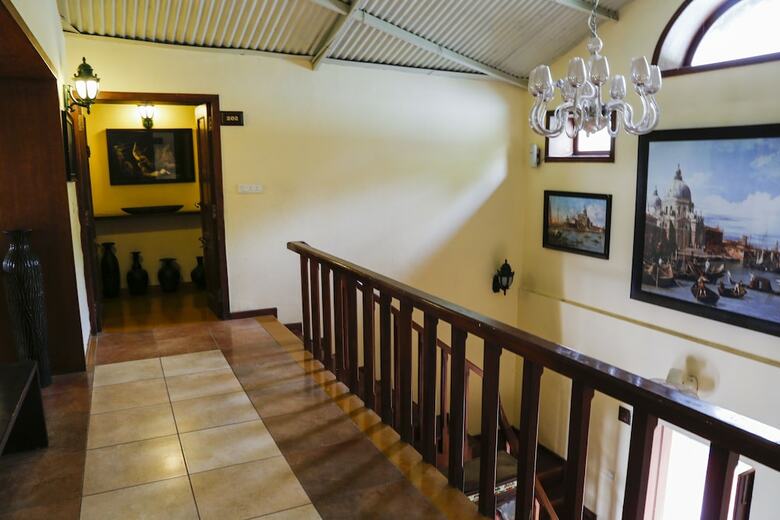 Hotel The Colonial Manek Manor