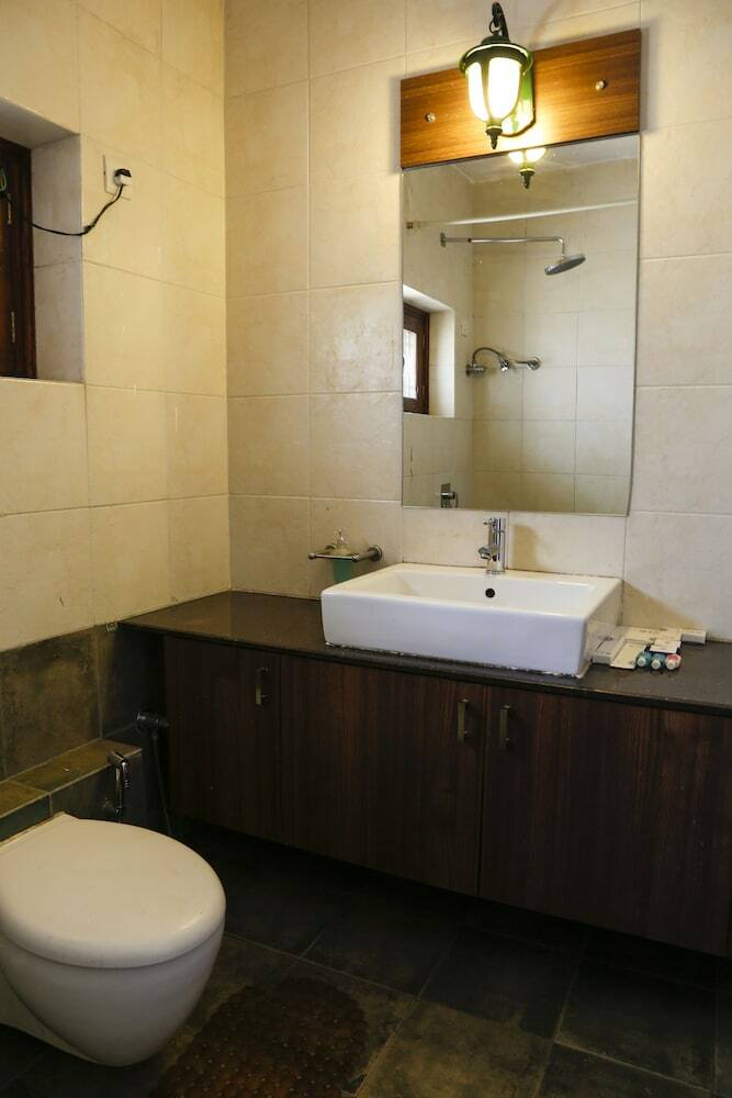Hotel The Colonial Manek Manor