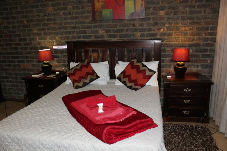 Hostal Royal Game Guest House