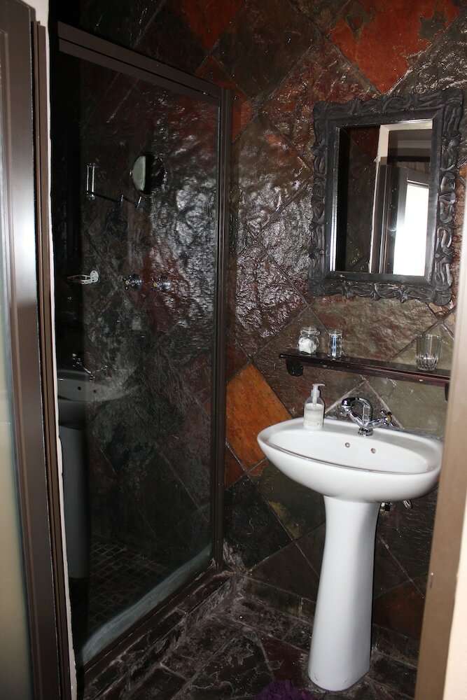 Hostal Royal Game Guest House