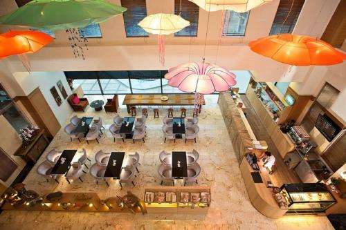 Hotel Papago International Resort