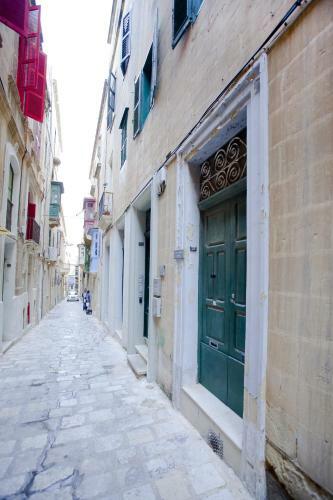 Spacious Apartment In Valletta