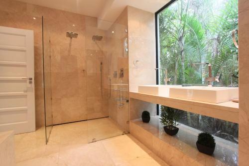 Hostal Laluxe