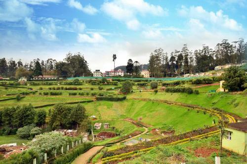 Hotel Alwoodland Residency