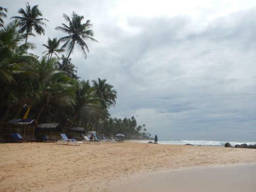 Hostal Galawatta Beach Cabanas