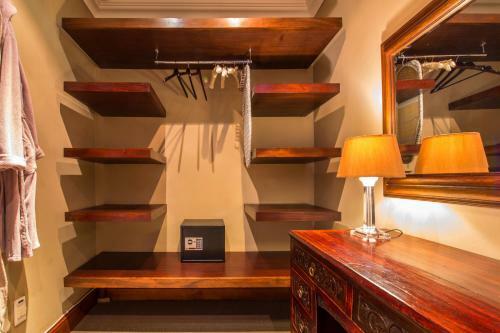 Hostal Alexander Guest House