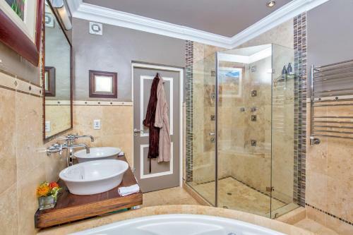 Hostal Alexander Guest House