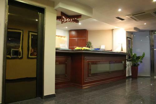 Carol Hotel