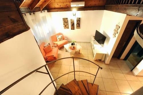 Lodge Barzilay Mansion