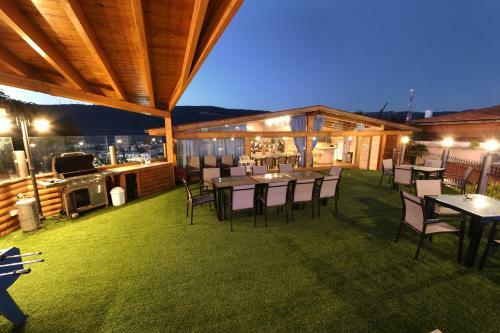 Lodge Barzilay Mansion
